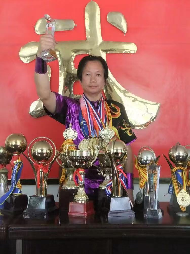 张家界学校